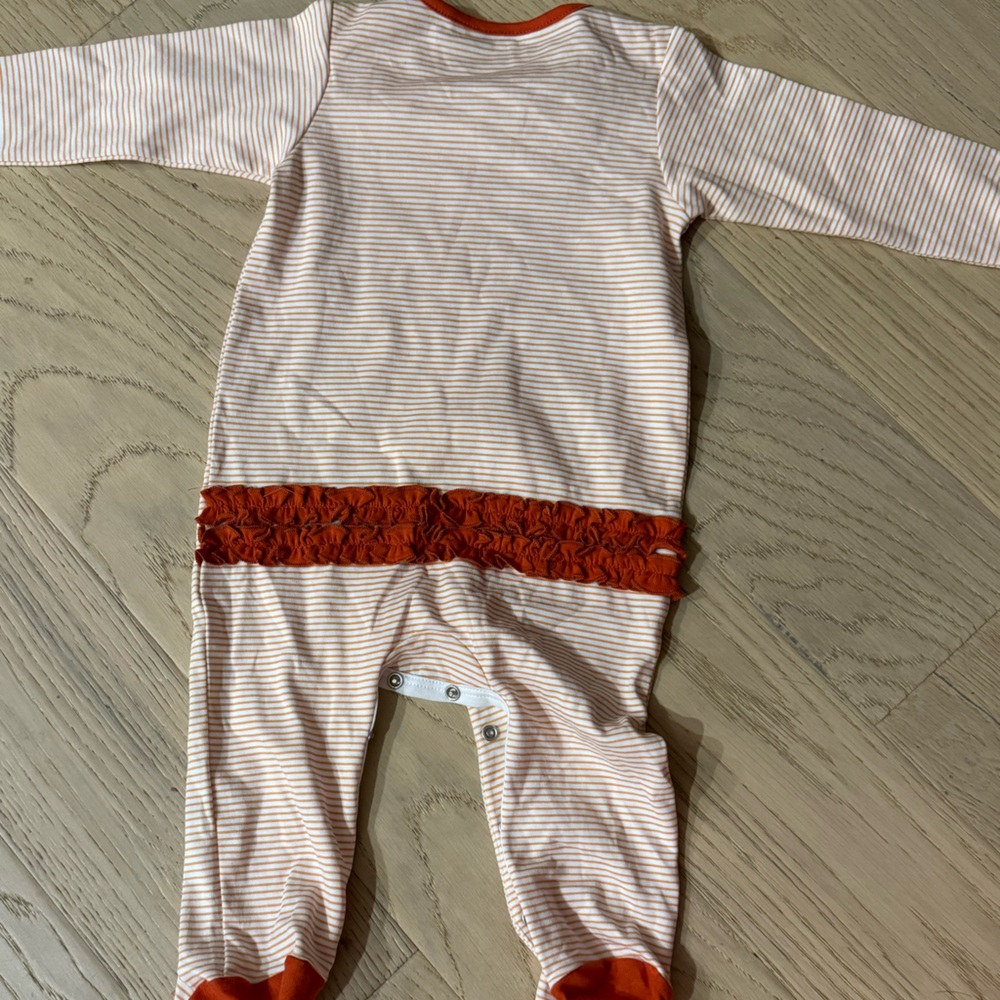 Magnolia Baby Texas Longhorns Footed One Piece - Picture 3 of 3